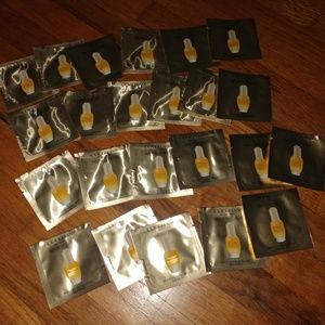 23 Loccitane Divine Oil samples